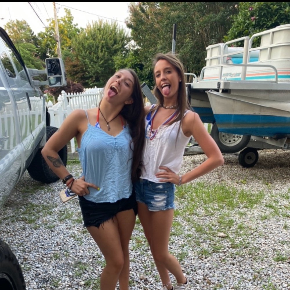 Meet your Posher, Lauren